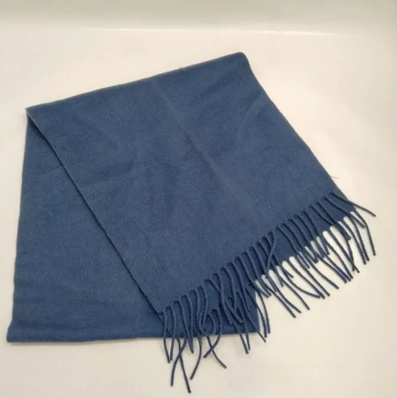 Louis Vuitton Blue Cashmere Scarf - Picture 4 of 9